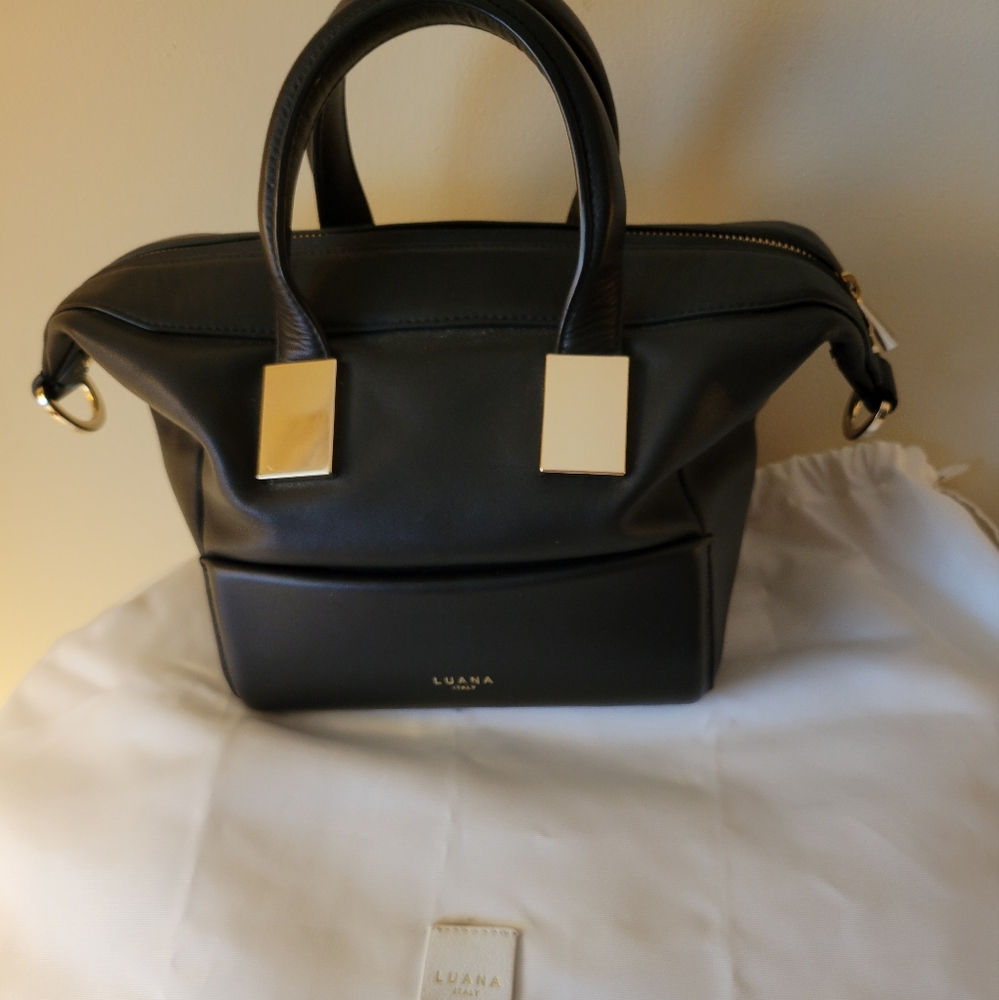 Luana Black Leather Handbag.